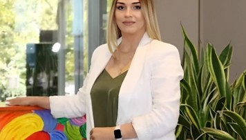 bakida-qadin-direktor-saxlanildi